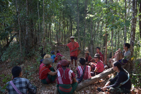 Indigenous Karen communities work together and measure their village boundaries according to their customary practices; Kloh Mae Kaw village, Hpapun District.