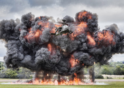 Las fuerzas armadas utilizan una gran cantidad de combustible y despliegan armas que tienen impactos ambientales duraderos.