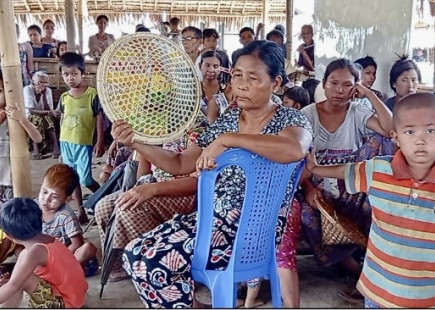Rakhine IDPs waiting for medical treatment