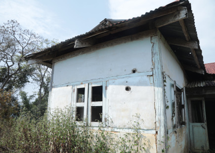 A worn-out house of an IDP family in northern Shan State
