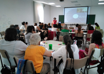 Session on ecofeminism, empowerment and energy transitions at the university of Cadiz Session on ecofeminism, empowerment and energy transitions at the university of Cadiz