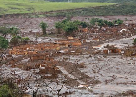 Dam burst Vale Dam burst caused by Vale