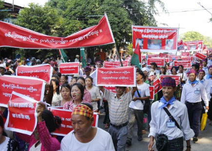 Anti-war protest by residents, Myitkyina / Photo credit Kachinland News